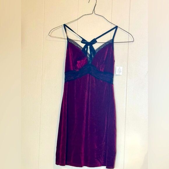 NWT LINEA DONATELLA W Med Babydoll lace Empire Waist Red Velvet slip dress Y2K - Picture 1 of 7
